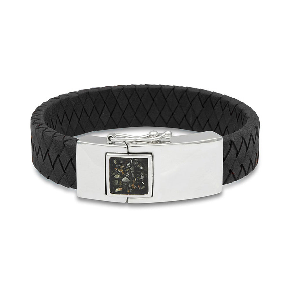 Lederen armband voorzien van as of haar in sluiting in zilver of goud