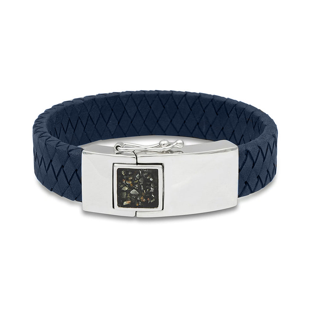 Lederen armband voorzien van as of haar in sluiting in zilver of goud