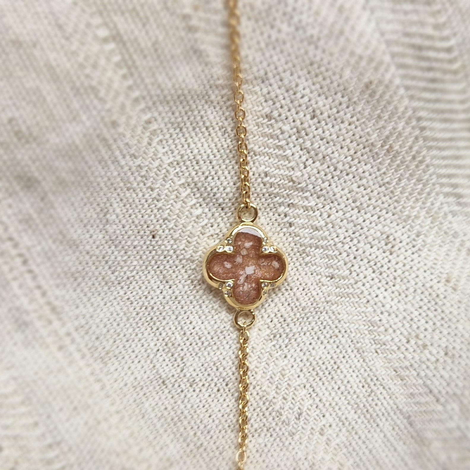 Klavertje vier as armband 11.5 mm, gedenksieraad met zirkonia's afgewerkt.alle