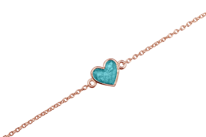 as armband met hartje als gedenksieraad. Aqua