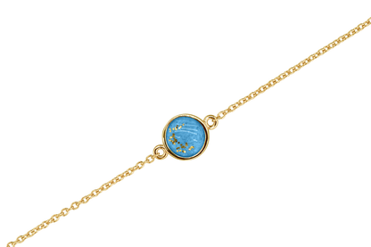 As armband met rondje als compartiment in het midden aan de voorzijde. Marine