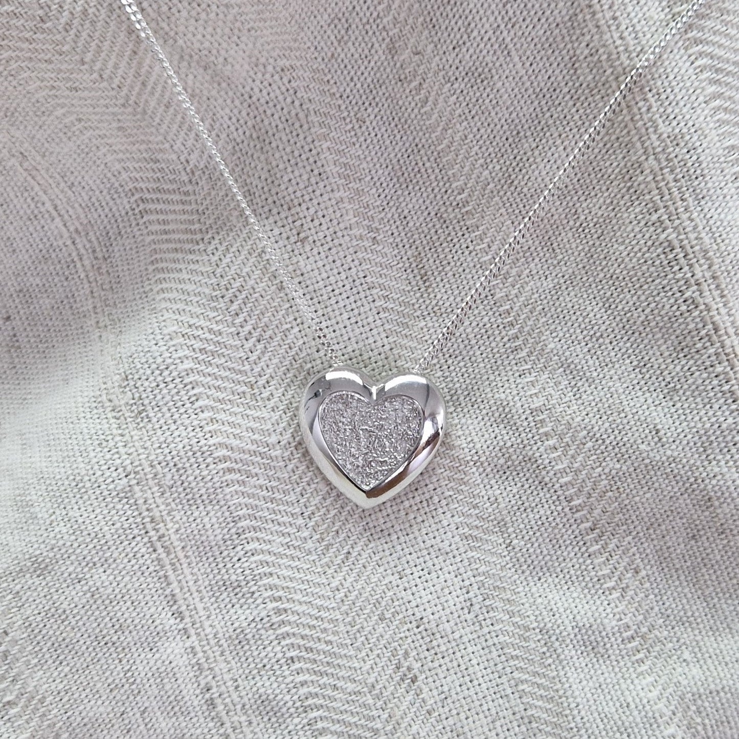 Hanger hart met vingerafdruk