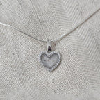 Ashanger hart, gedenksieraad, waar as en haar in verwerkt wordt. alle