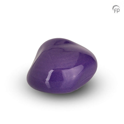 Deze keramische knuffelkeitjes worden op ambachtelijke wijze vervaardigd, waardoor geen enkel keitje hetzelfde is en voorzien van een bijzondere laklaag. 