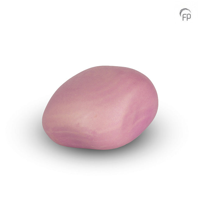 Deze keramische knuffelkeitjes worden op ambachtelijke wijze vervaardigd, waardoor geen enkel keitje hetzelfde is en voorzien van een bijzondere laklaag. 