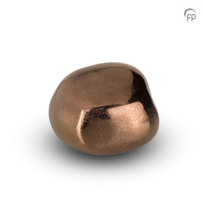 Deze keramische knuffelkeitjes worden op ambachtelijke wijze vervaardigd, waardoor geen enkel keitje hetzelfde is en voorzien van een bijzondere laklaag. 