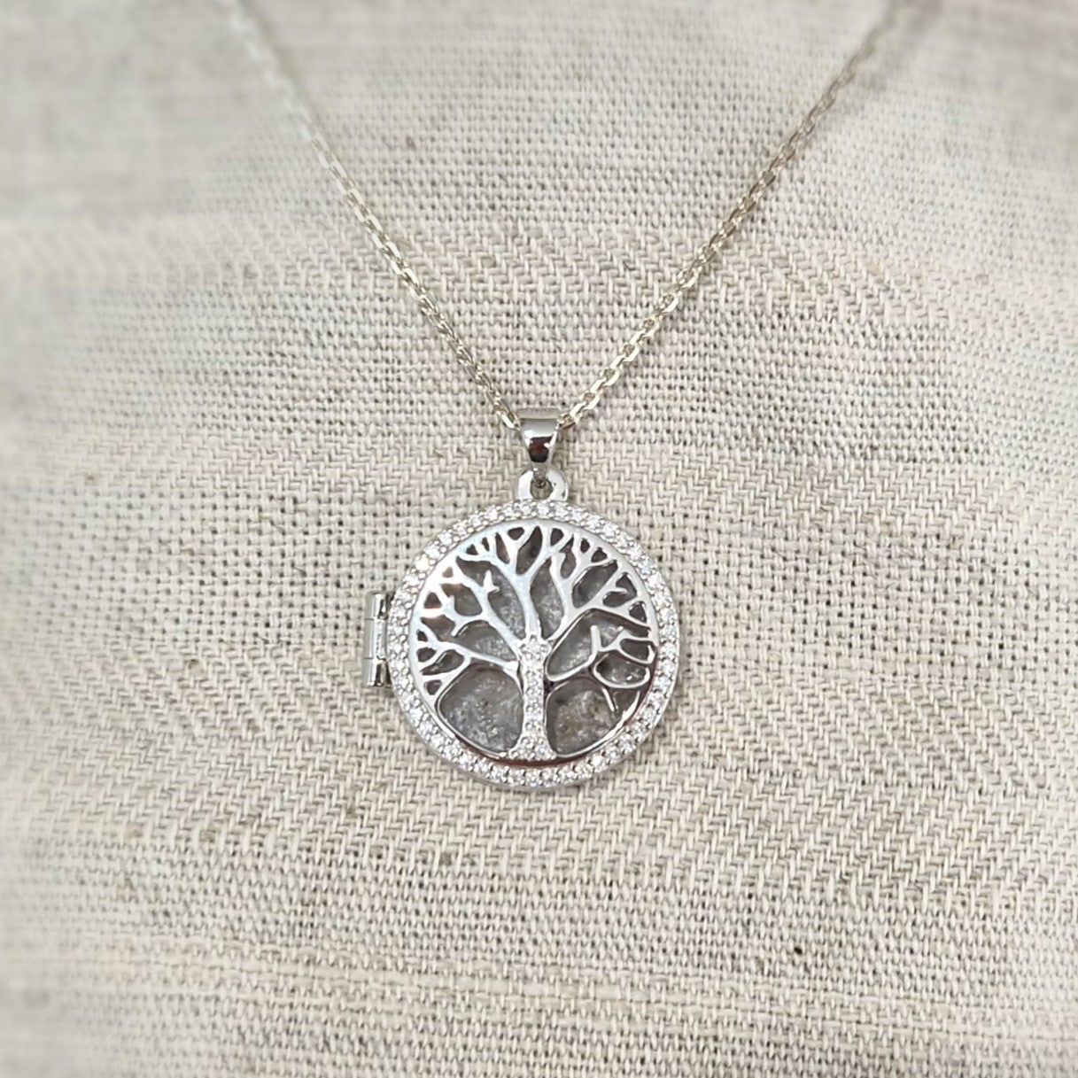 Ashanger levensboom, waar as en haar in verwerkt wordt.alle