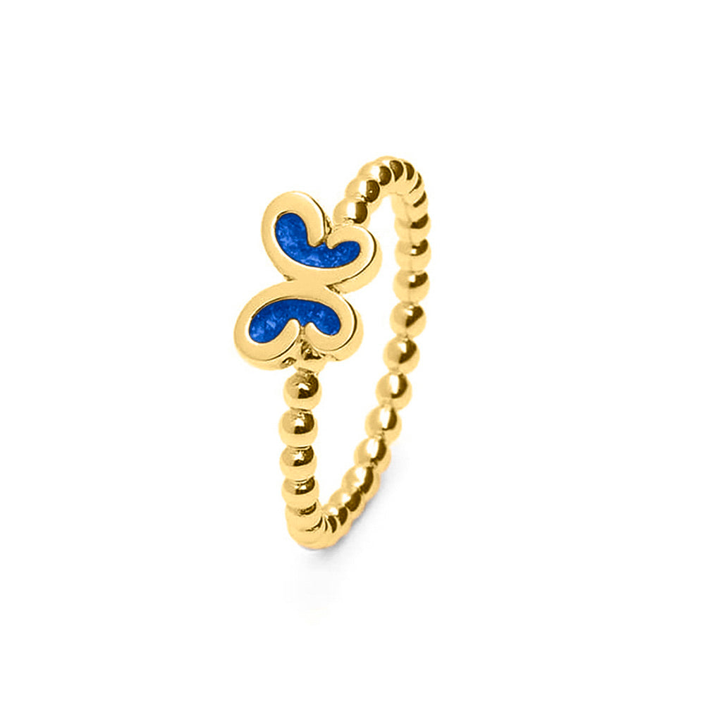 Afmeting gedenksieraden  vlinder: 8x6 mm, Ringband: 2 mm. Bolletjes ring met een vlinder er boven op , waar zichtbaar as of haar  in verwerkt wordt. Blue