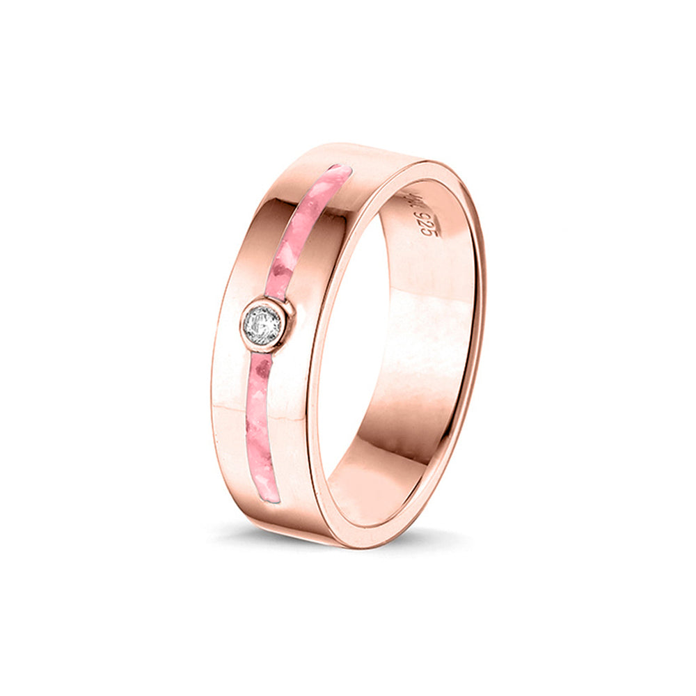 Asring 5 mm uit onze serie gedenksieraden, waar zichtbaar as of haar verwerkt wordt in twee separate compartimenten met in het midden een zirkonia of diamant naar keuze. Soft