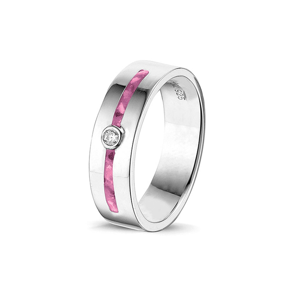 Asring 5 mm uit onze serie gedenksieraden, waar zichtbaar as of haar verwerkt wordt in twee separate compartimenten met in het midden een zirkonia of diamant naar keuze. Fluo
