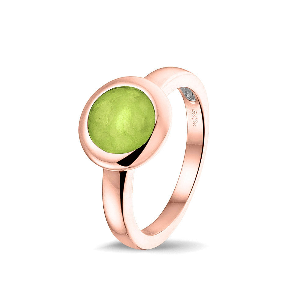 Gedenksieraad, gladde ring 3 mm waar aan de bovenzijde zichtbaar as of haar (of eventueel melktandjes of moedermelk) verwerkt wordt. Green