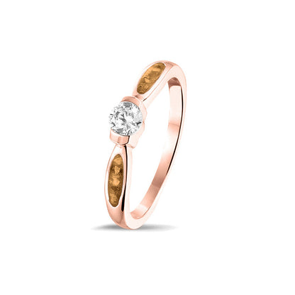  Gedenksieraad, ring 3 mm met edelsteen naar keuze, geflankeerd door twee compartimenten waar zichtbaar as of haar  in verwerkt wordt. Gold