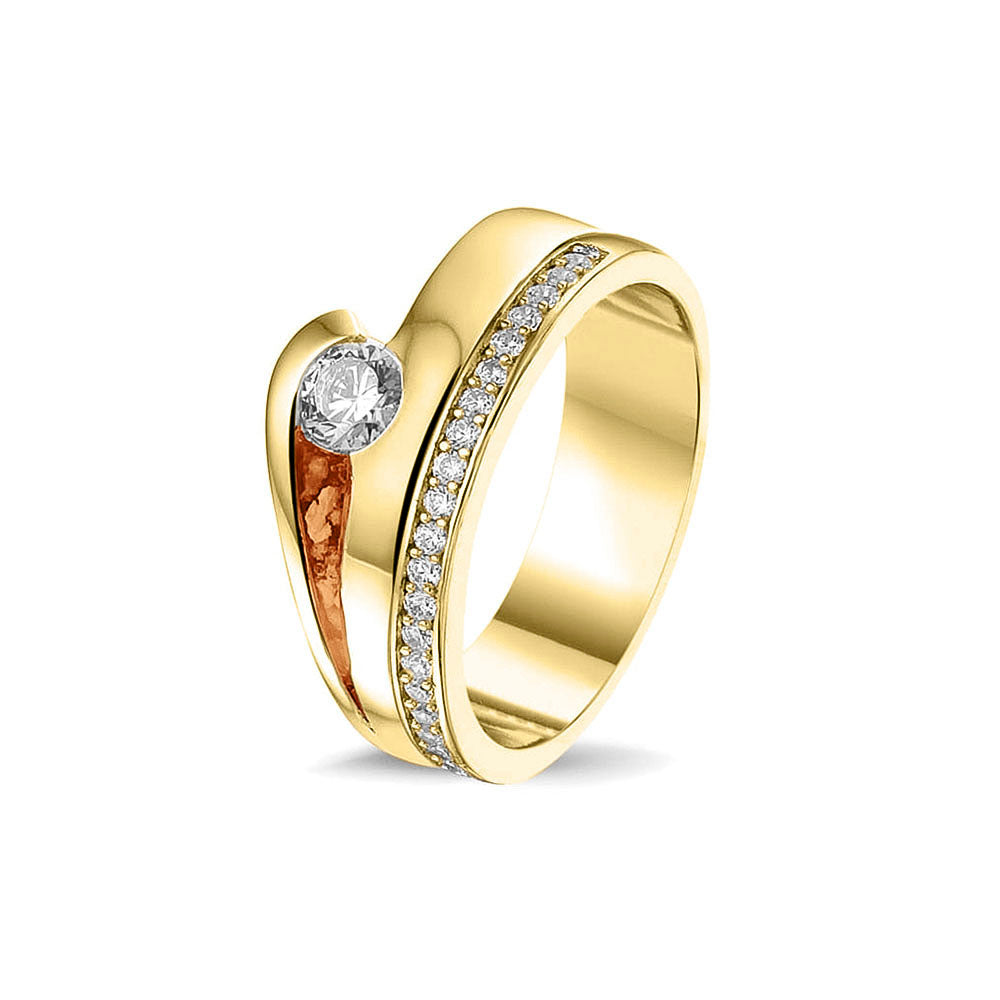 Gedenksieraad, creatieve ring waar aan de zijkant zichtbaar as of haar verwerkt onder de edelsteen naar keuze, een buitenste band is deels gezet met zirkonia's of diamanten naar keuze. Orange