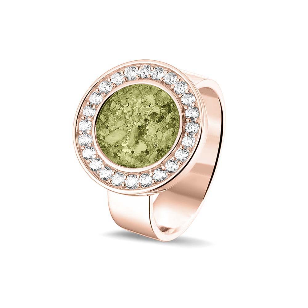 Asring 6 mm uit onze serie gedenksieraden, waar aan de bovenzijde zichtbaar as of haar verwerkt wordt in een rondje, rondom gezet met zirkonia's of diamanten naar keuze. Olive