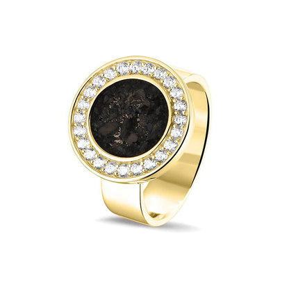 Asring 6 mm uit onze serie gedenksieraden, waar aan de bovenzijde zichtbaar as of haar verwerkt wordt in een rondje, rondom gezet met zirkonia's of diamanten naar keuze. Black