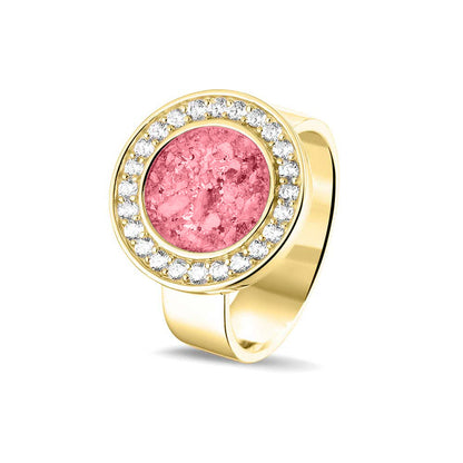 Asring 6 mm uit onze serie gedenksieraden, waar aan de bovenzijde zichtbaar as of haar verwerkt wordt in een rondje, rondom gezet met zirkonia's of diamanten naar keuze. Soft