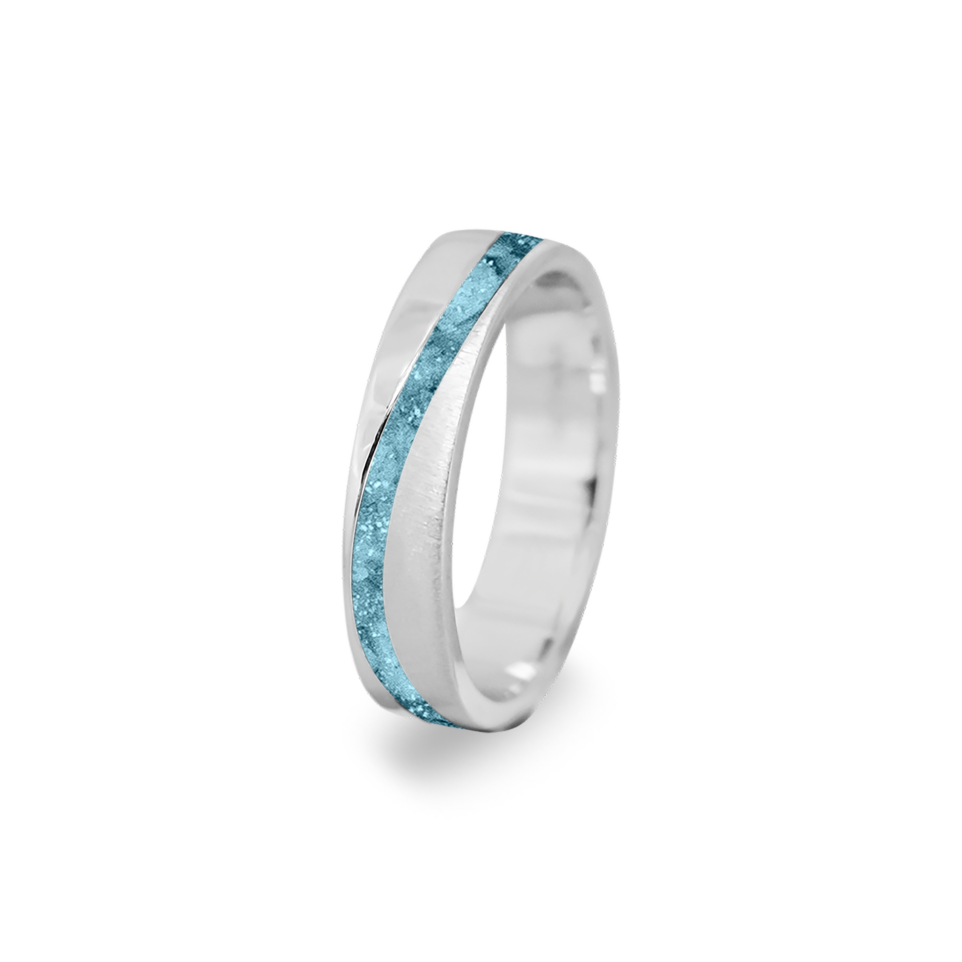 Gedenksieraad, ring  rondom zichtbaar gevuld met as of haar. Het vullen en sealen met onze speciale hars wordt in onze ambachtelijke edelsmederij gedaan. Baby