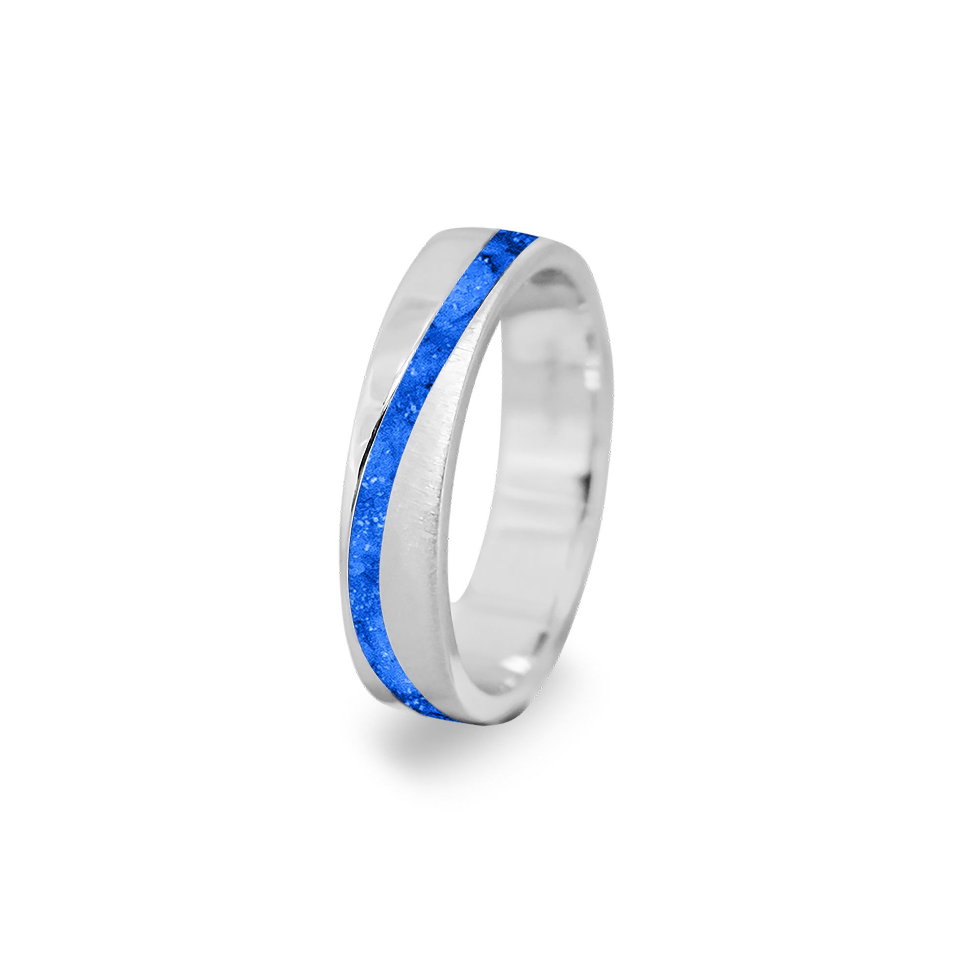 Gedenksieraad, ring  rondom zichtbaar gevuld met as of haar. Het vullen en sealen met onze speciale hars wordt in onze ambachtelijke edelsmederij gedaan. Blue