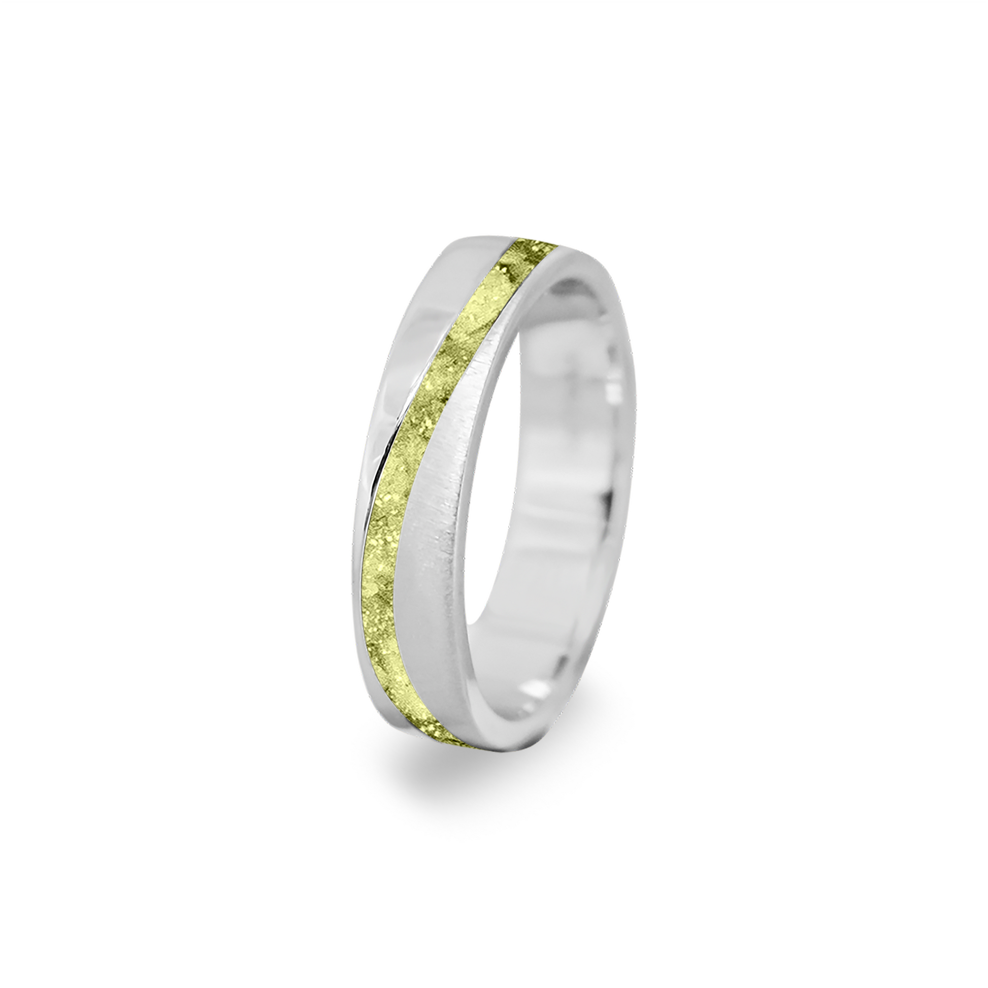 Gedenksieraad, ring  rondom zichtbaar gevuld met as of haar. Het vullen en sealen met onze speciale hars wordt in onze ambachtelijke edelsmederij gedaan. Olive