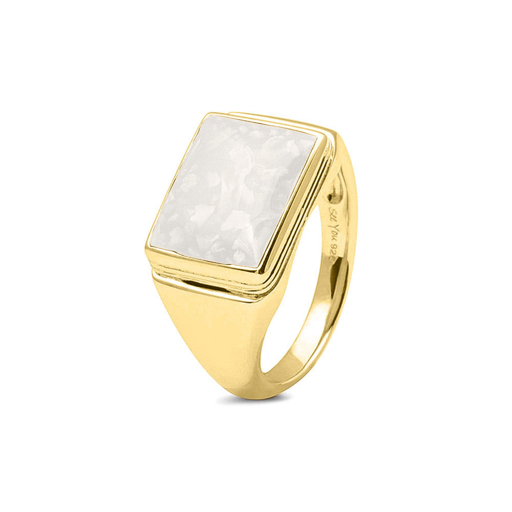 Rechthoekige zegelring waar as of haar  in verwerkt wordt, een mooi gedenksieraad. White