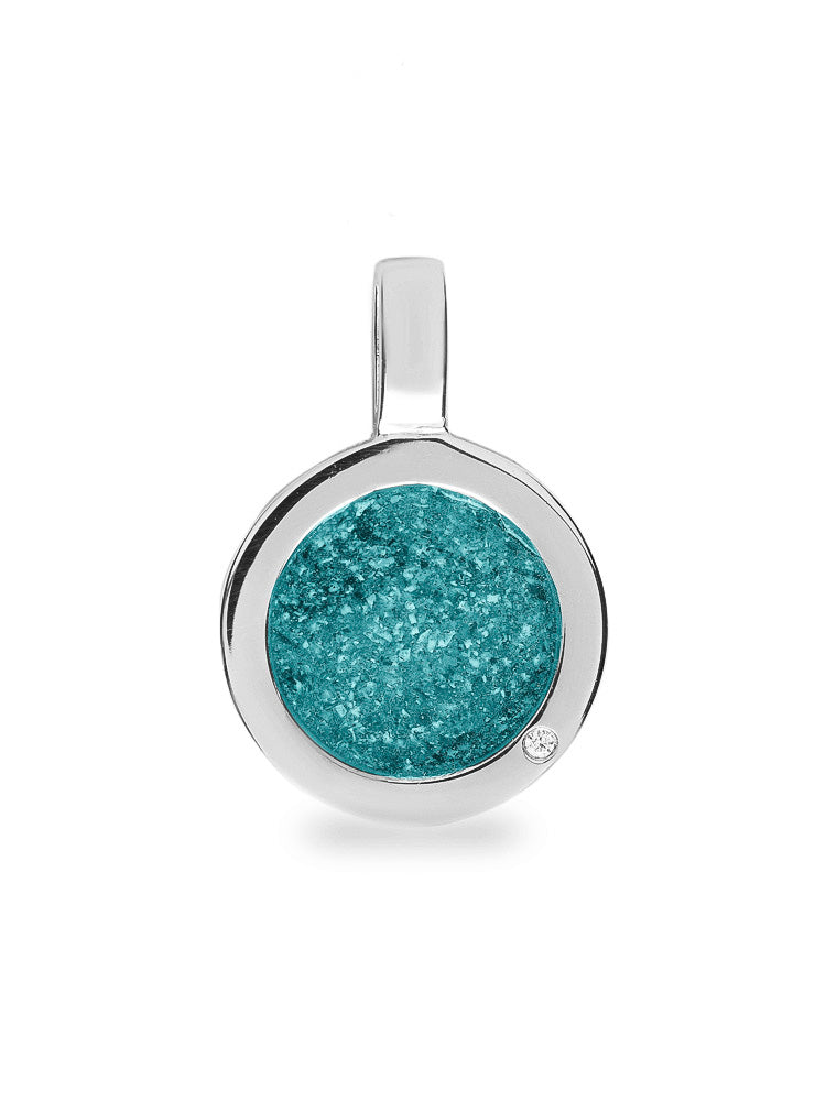 Ronde platte ashanger, gedenksieraad, waar as en haar in verwerkt wordt. Aqua