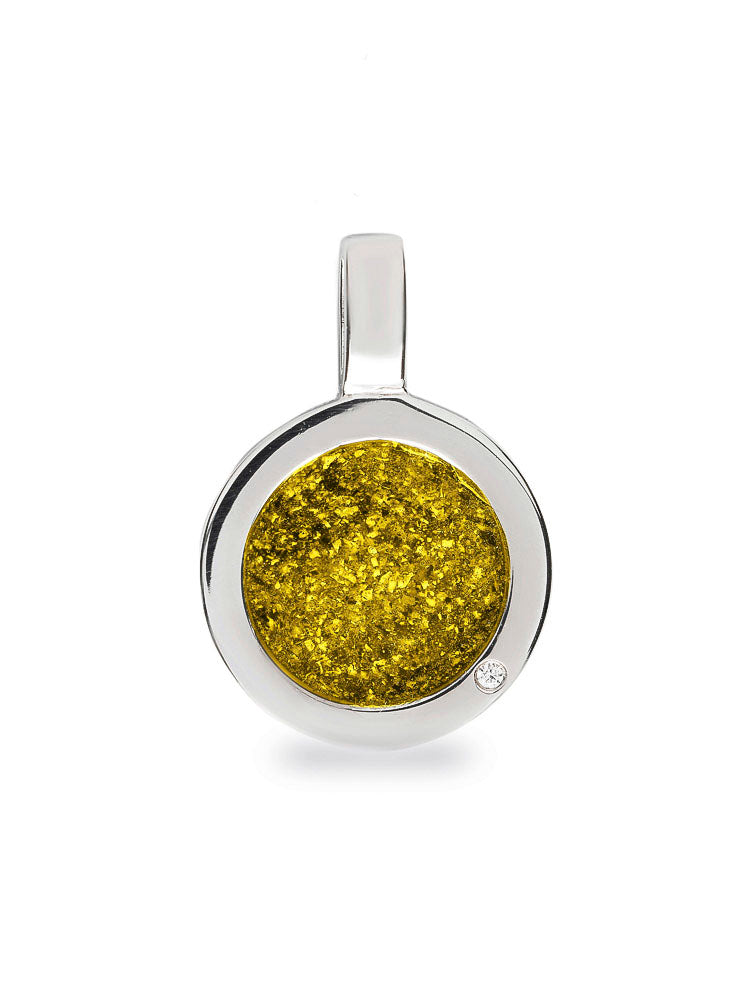 Ronde platte ashanger, gedenksieraad, waar as en haar in verwerkt wordt. Yellow