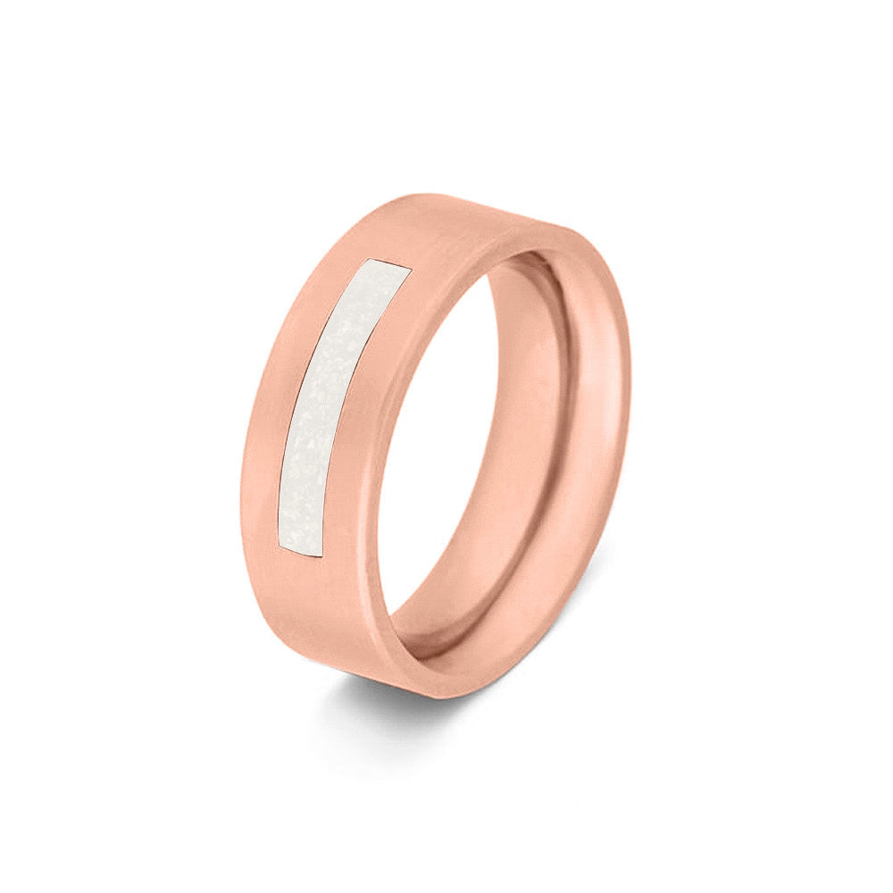 Ring als gedenksieraad 8 mm breed waar de ruimte aan de bovenzijde met as of haar verwerkt wordt.White