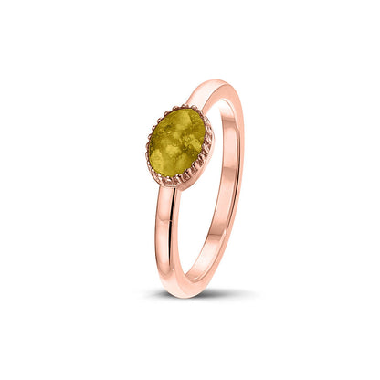 Afmeting ovaal: 8x6 mm, Ringband: 1.5 mm. Gedenksieraad, ring met een hartje er boven op , waar zichtbaar as of haar  in verwerkt wordt. Yellow