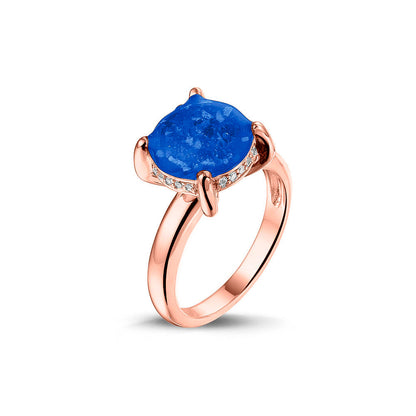 Gedenksieraad, asring 3 mm waar aan de bovenzijde zichtbaar as of haar verwerkt wordt, rondom aan de zijkant gezet met zirkonia's of diamanten naar keuze. Blue