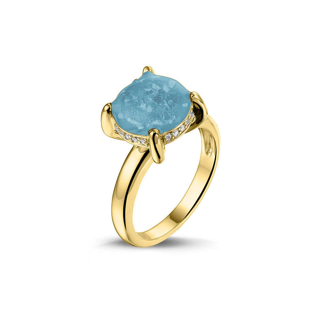 Gedenksieraad, asring 3 mm waar aan de bovenzijde zichtbaar as of haar verwerkt wordt, rondom aan de zijkant gezet met zirkonia's of diamanten naar keuze. Baby