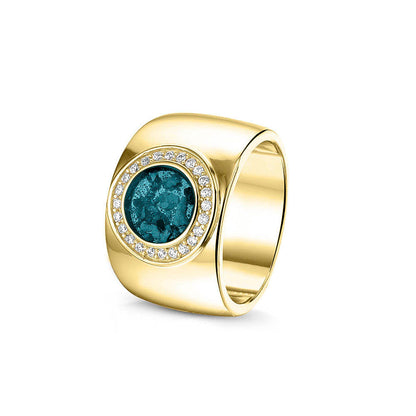 Gladde ring 8 mm uit onze serie gedenksieraden, waar aan de bovenzijde zichtbaar as of haar verwerkt wordt in een rondje, rondom gezet met zirkonia's of diamanten naar keuze. turquoise