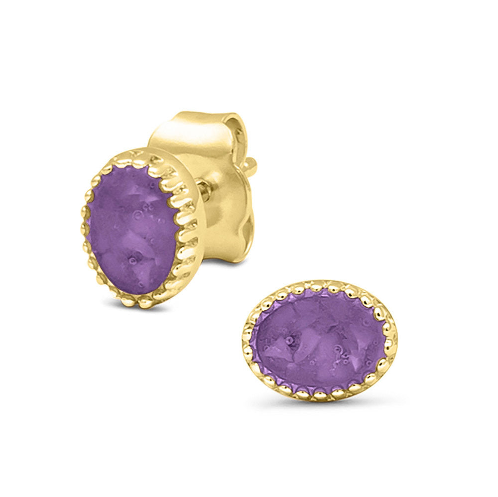 Ovaal gevormde oorstekers, aan de voorzijde zichtbaar gevuld met as of haar. Purple