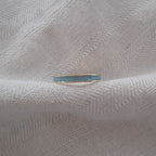 Gedenksieraad, ring 3 mm rondom zichtbaar gevuld met as of haar. De asring is leverbaar in zilver en in geelgoud/witgoud en roségoud.  Alle