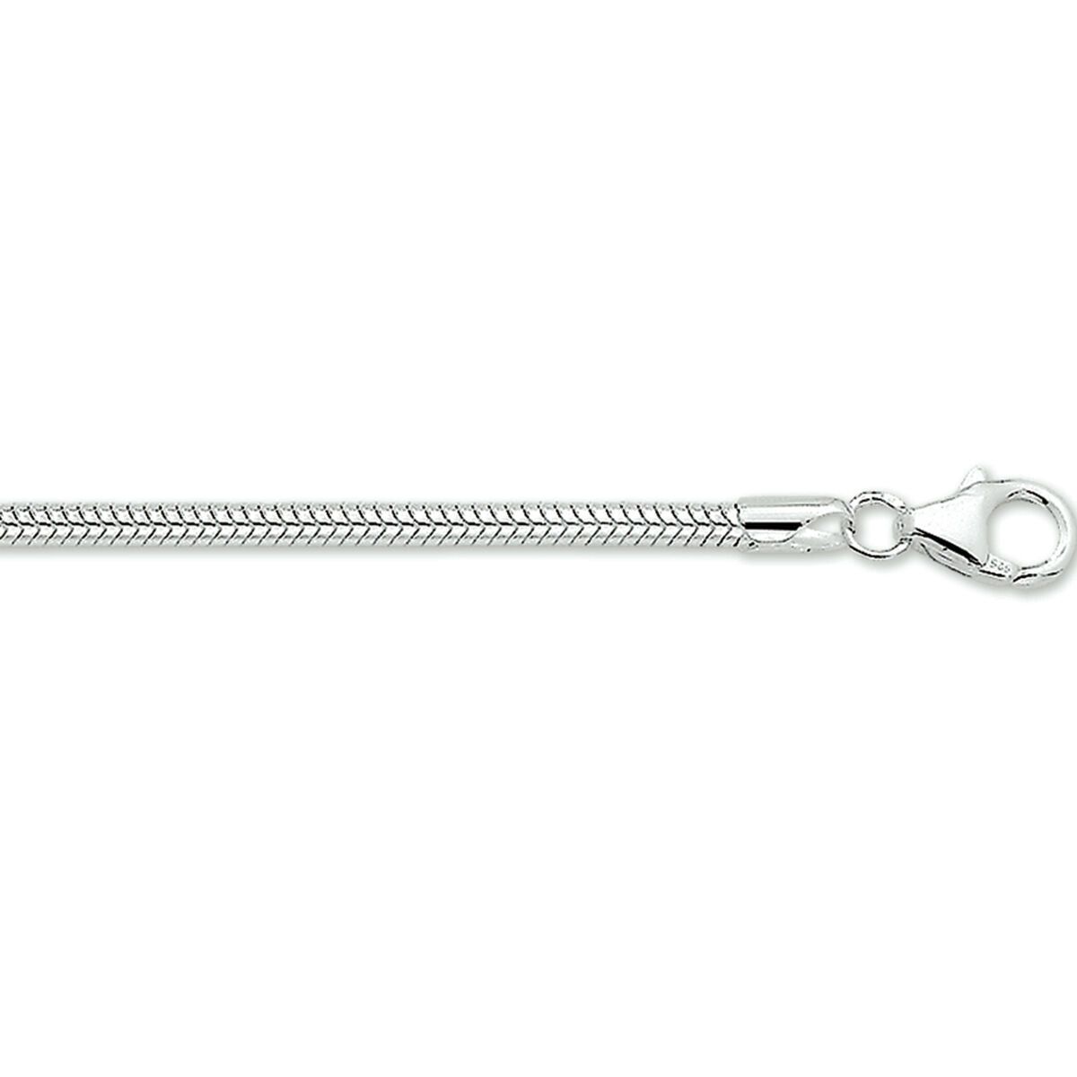 Zilveren collier gepolijst met slangen schakel. Dit type collier heeft een subtiele look. De ketting kan mooi gecombineerd worden met onze zilveren gedenksieraden