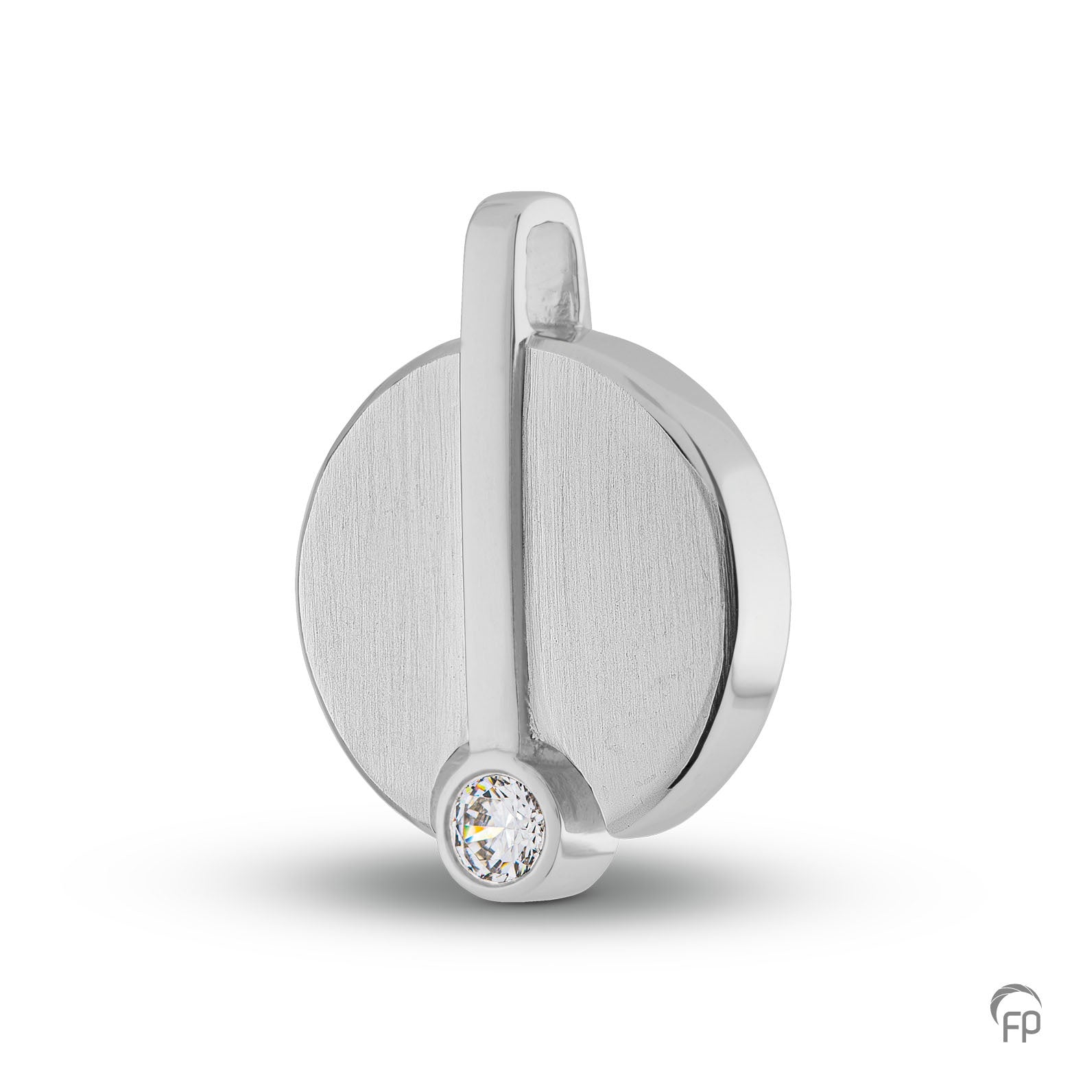 De ashanger uit deze collectie gedenksieraden is zeer gevarieerd en eigentijds ontworpen. De ashanger is eenvoudig zelf te vullen en te bestellen in zilver 925 sterling, geelgoud en witgoud.