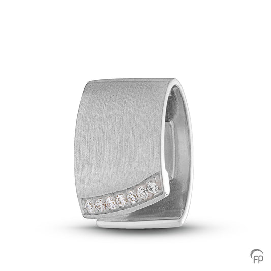 De ashanger uit deze collectie gedenksieraden is zeer gevarieerd en eigentijds ontworpen. De ashanger is eenvoudig zelf te vullen en te bestellen in zilver 925 sterling, geelgoud en witgoud.