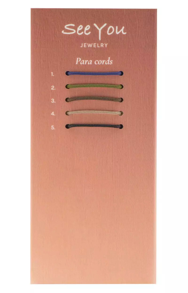 Para koord armband, met graveerplaatje aan de voorzijde. Alle