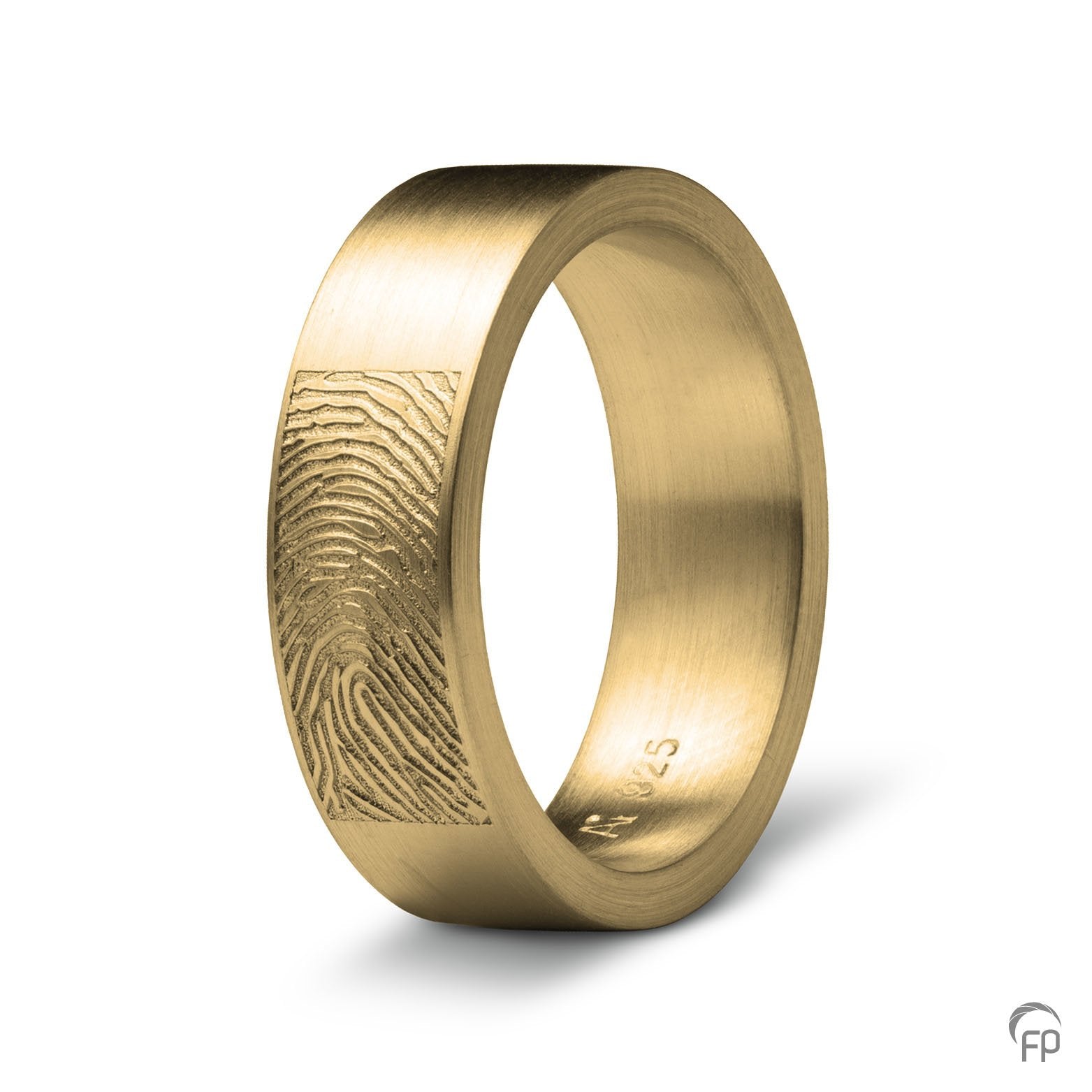 Deze ring van 6 mm breedte met vingerafdruk, heeft een stijlvol en strak design. Het is een tijdloos gedenksieraad met een afwerking naar keuze in glans of matte look. 