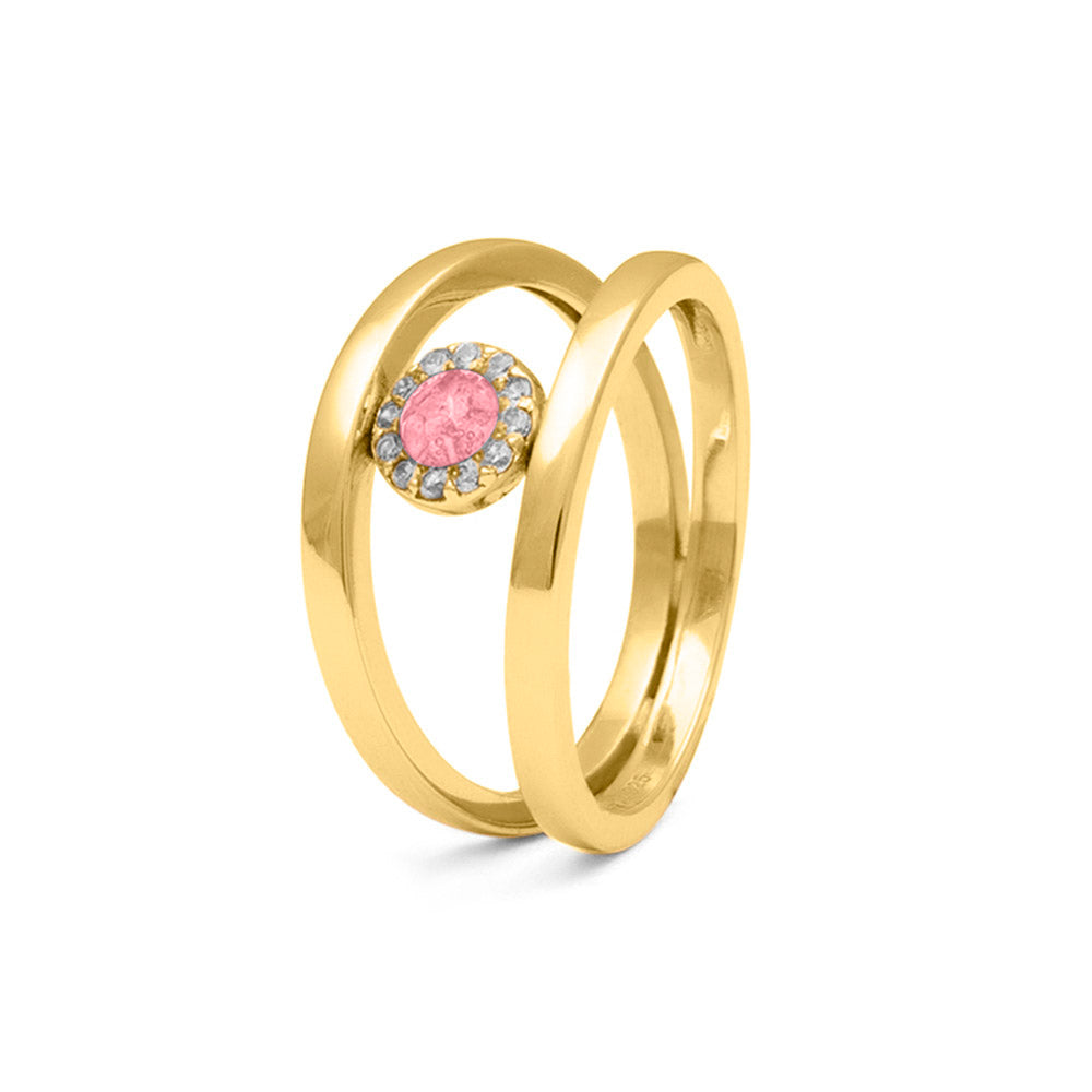 Gedenksieraad, gladde ring waar aan de bovenzijde zichtbaar as of haar verwerkt wordt, rondom gezet met zirkonia's of diamanten naar keuze. Soft