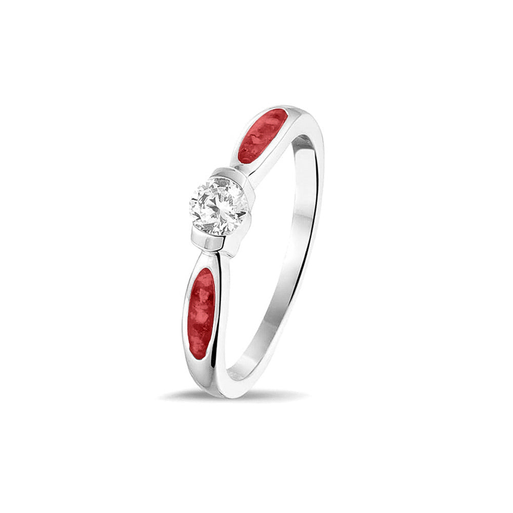  Gedenksieraad, ring 3 mm met edelsteen naar keuze, geflankeerd door twee compartimenten waar zichtbaar as of haar  in verwerkt wordt. Red