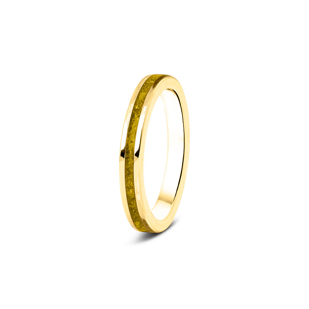 Gedenksieraad, ring 3 mm rondom zichtbaar gevuld met as of haar. Het vullen en sealen met onze speciale hars wordt in onze ambachtelijke edelsmederij gedaan. Yellow