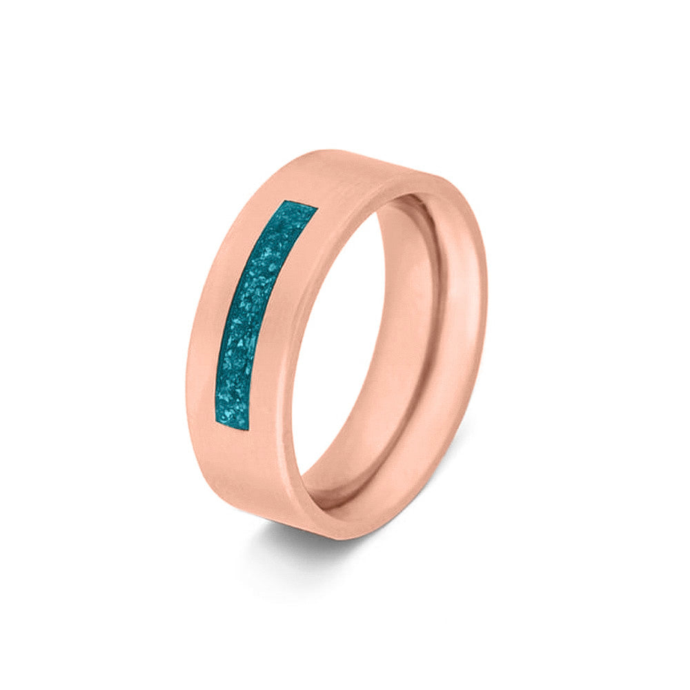 Ring als gedenksieraad 8 mm breed waar de ruimte aan de bovenzijde met as of haar verwerkt wordt.Turquoise