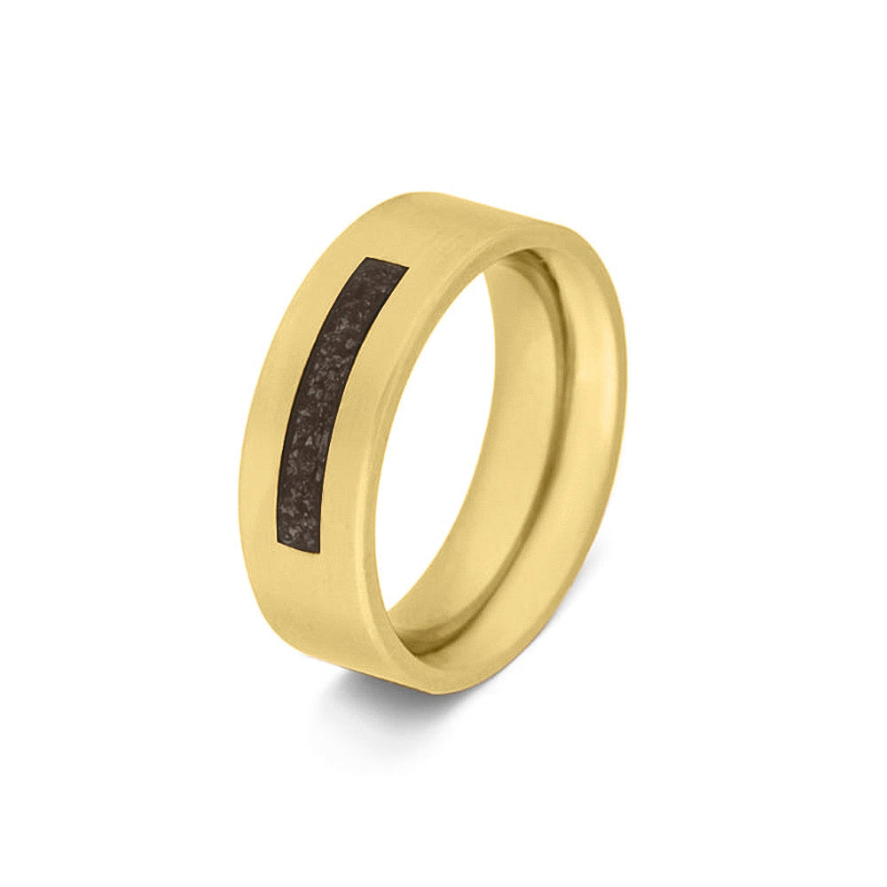 Ring als gedenksieraad 8 mm breed waar de ruimte aan de bovenzijde met as of haar verwerkt wordt. Black
