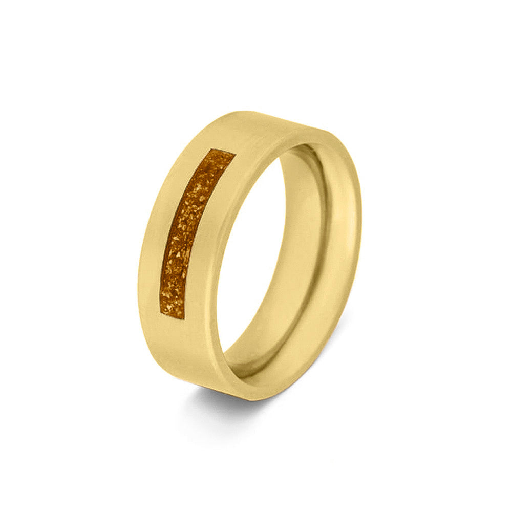 Ring als gedenksieraad 8 mm breed waar de ruimte aan de bovenzijde met as of haar verwerkt wordt.Gold