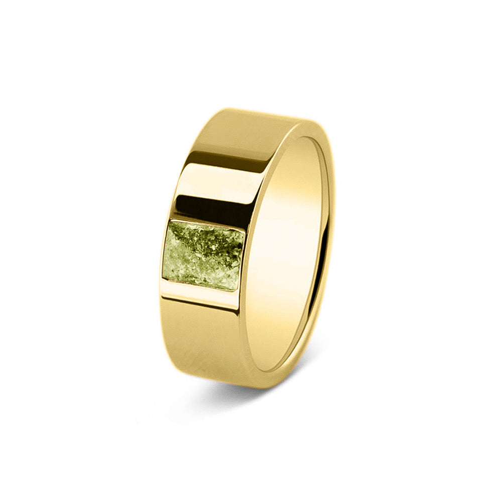 Ring als gedenksieraad 8 mm breed, glans afwerking met een rechthoekig vlak aan de voorzijde, waar as of haar  in verwerkt wordt. Olive
